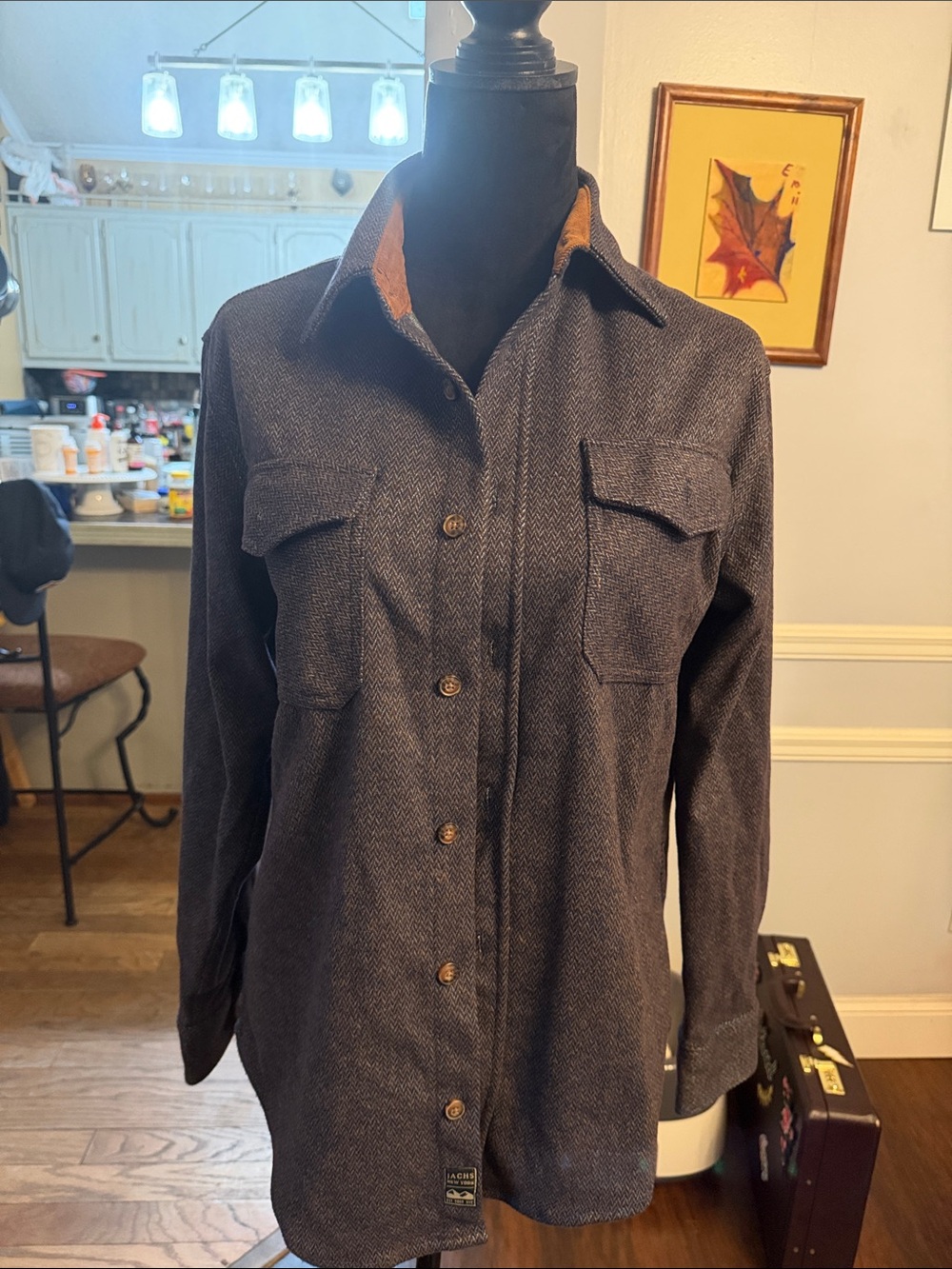 Men's Lightweight Dark Gray Shirt Jacket with Tan Collar Accent
